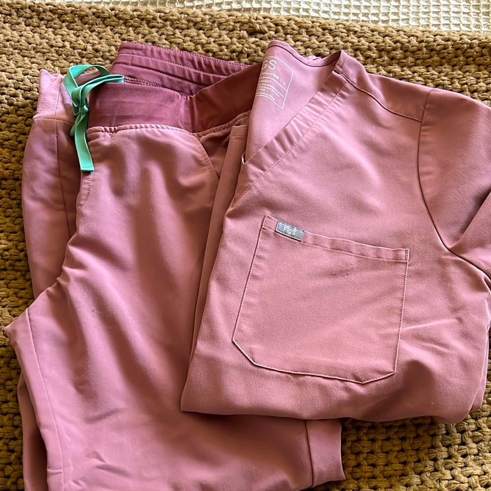 Figs scrubs